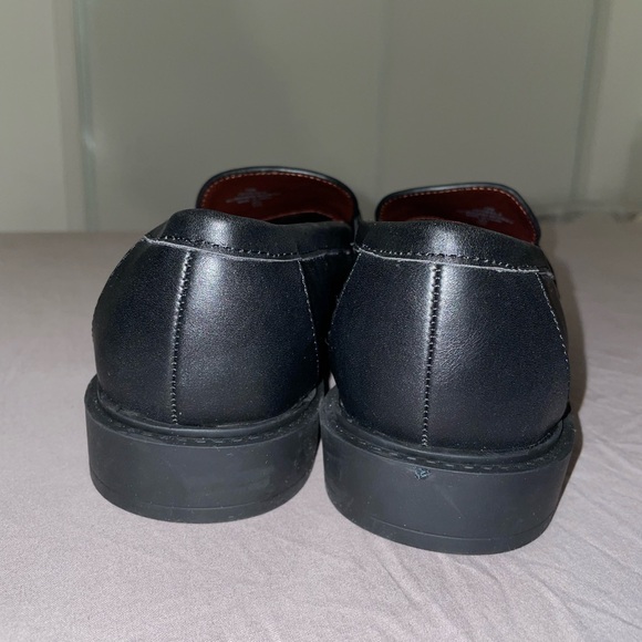 NWOT Tommy Hilfiger Black Terina Loafer W Gold Accents Size 10 ⭐️ - Picture 7 of 9